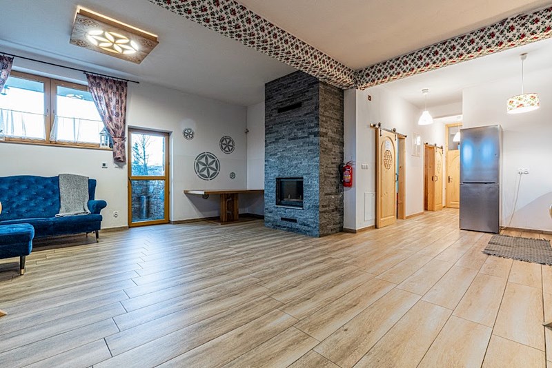 Góralski Przystanek sala kominkowa